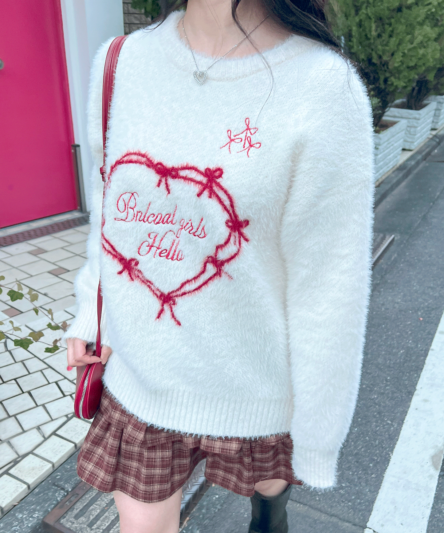 【Official限定価格】レタリングハートロゴ刺繍シャギーニット